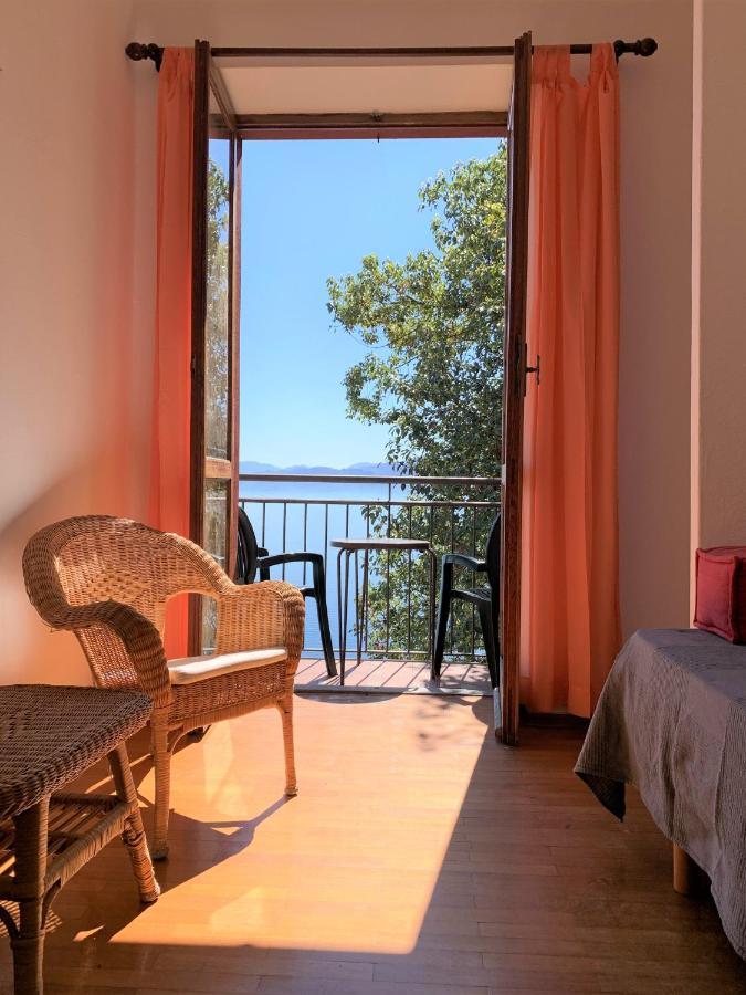 Villa Angelina Guest House カンネロ・リヴィエーラ エクステリア 写真