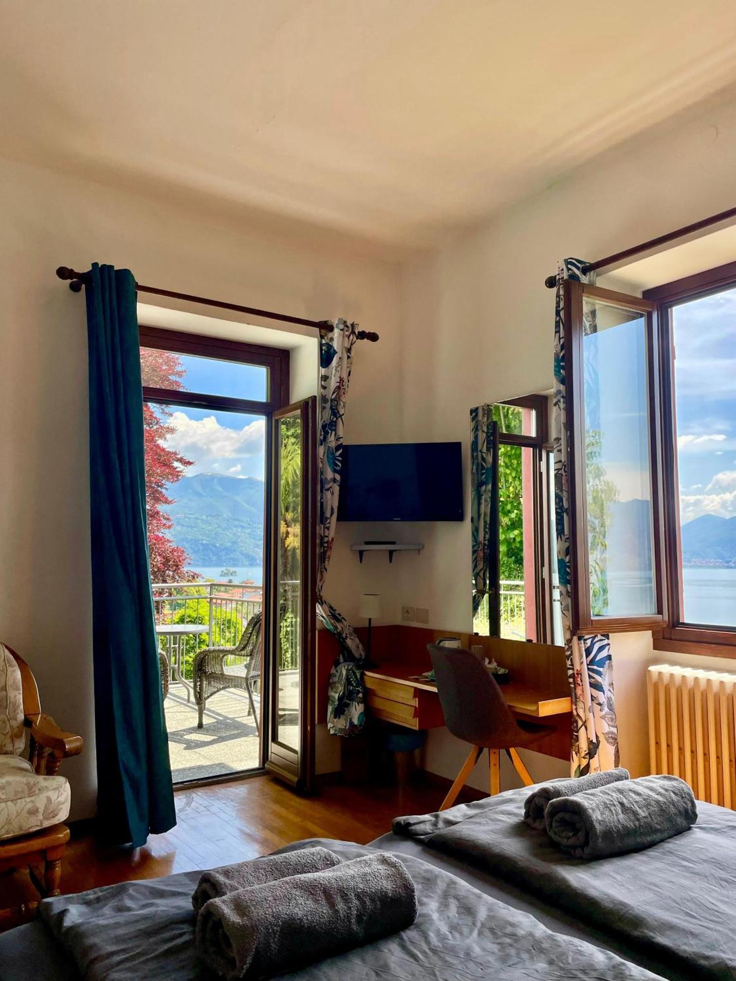 Villa Angelina Guest House カンネロ・リヴィエーラ エクステリア 写真